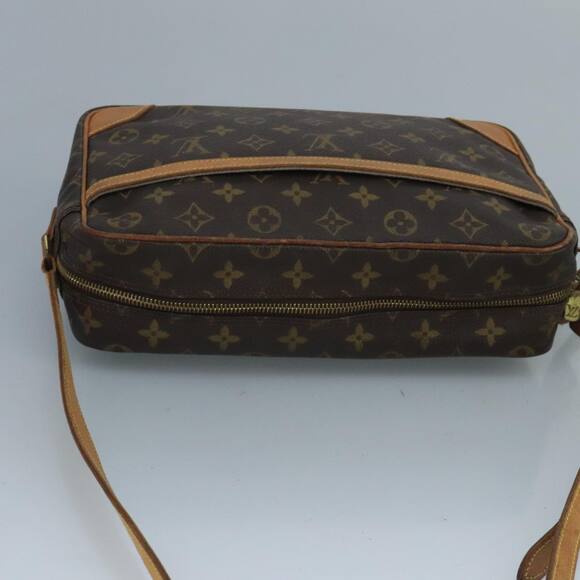 LOUIS VUITTON Monogram Trocadero 30 Shoulder Bag M51272 - Picture 6 of 13